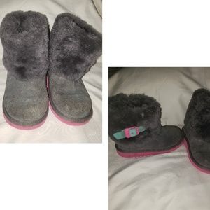 Girls sz 13y Gently Worn Uggs